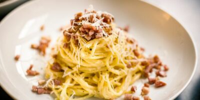 Tallerken med spaghetti carbonara